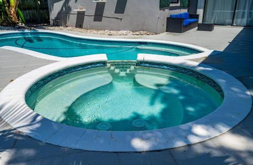North Miami Beach Villa | Heated Pool Tropical Backyard 3 Bedrooms, 12 min to the Ocean
