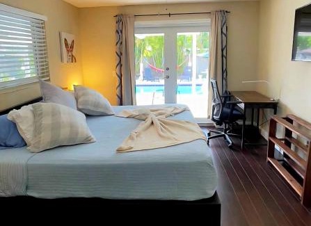 Cutler Bay Villa | heated pool village Boat Parking WiFi BBQ family getaway