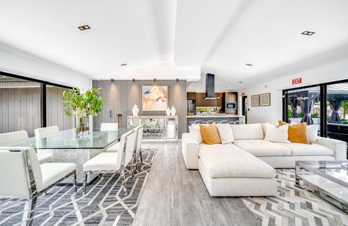 Riverside Park House | Heated Pool! Waterfront+Kayak! Close 2 Beach!
