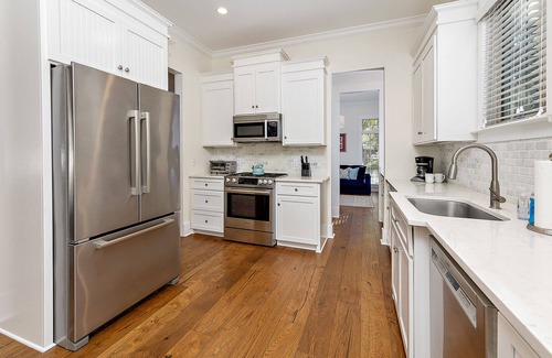 Demere Park House | Heated Private Pool! Close to Village, Beach and Restaurants!