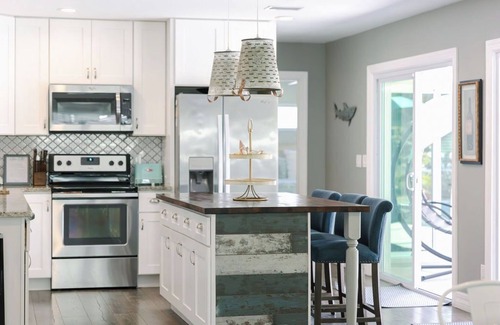 Bradenton House | Heated Saltwater Pool Retreat—Near Beaches!