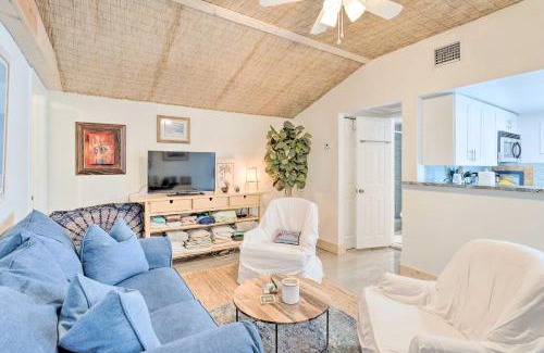 Delray Beach House | Heated Saltwater Pool and Bar Del Ray Cottage!