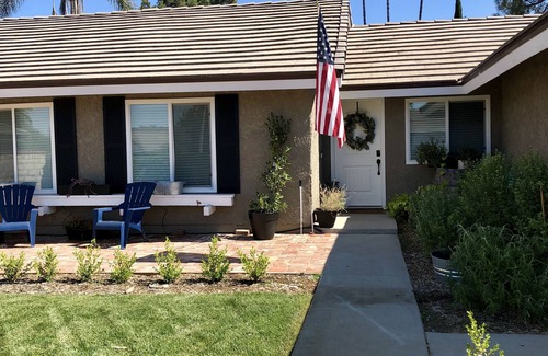 Thousand Oaks House | HEATED SPA, WEEKDAY DISCOUNTS, CUL-DE-SAC! Newly Remodeled Farmhouse home!