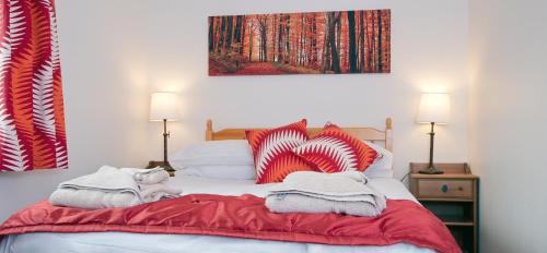 Boat of Garten House | Heath Cottage, Tranquil Cottage by the Woods