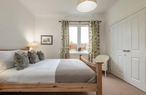 Comrie House | Heather Cottage, 2 bedroom in Comrie