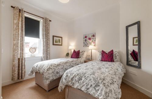 Comrie House | Heather Cottage, 2 bedroom in Comrie