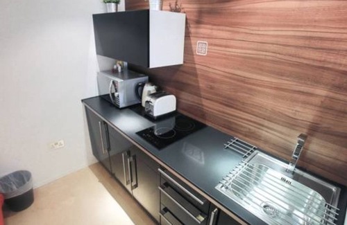 Bishopsgate Apartment | Heather Terrace at Room Home Stay