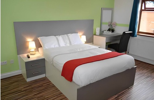 Cranford Bed & Breakfast | Heathrow Travellers Hub