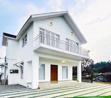Ithalar Villa | Heaven Dale - Entire Two Bedroom Villa In Ooty