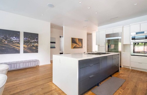 OST - South Union House | Heaven in Houston · Heaven in Houston, Designer Oasis w Pool