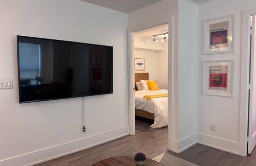 Toronto Entertainment District Hotel | Heaven Like Stays