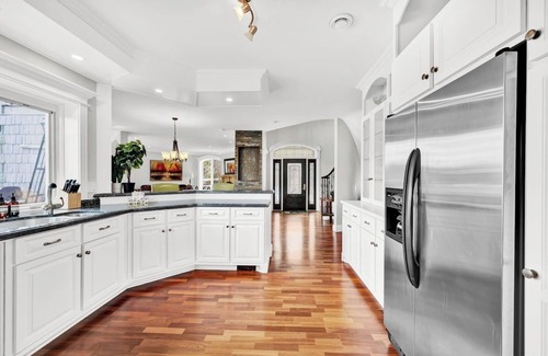 Halifax House | Heaven on Kearney Lake