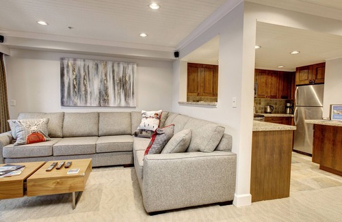 Village North Condo | Heavenly 2BR/2BA. Private Hot-tub & Mountain View’s