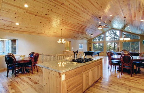South Lake Tahoe House | Heavenly, AC, Indoor Pool, Home Theater - HRP #085