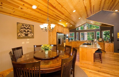 South Lake Tahoe House | Heavenly, AC, Indoor Pool, Home Theater - HRP #085