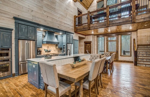 Broken Bow Cabin | Heavenly Daze: Sleeps 29 + Game Room + Bunk Room