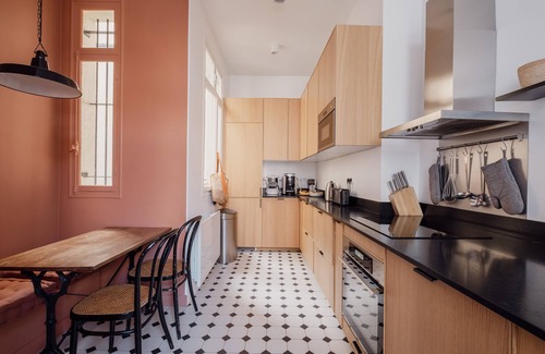 Quartier de la Plaine-de-Monceaux Apartment | Heavenly Elegance, by Veeve