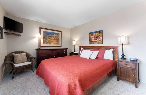 Manson Condo | Heavenly Halmalka on Lake Chelan! Comfortably sleeps 8.
