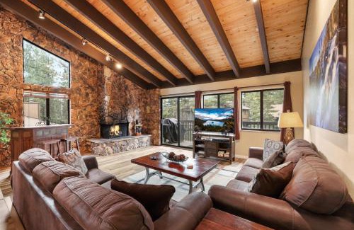 Zephyr Cove House | Heavenly Haven - Hot Tub and Seasonal HOA Pool