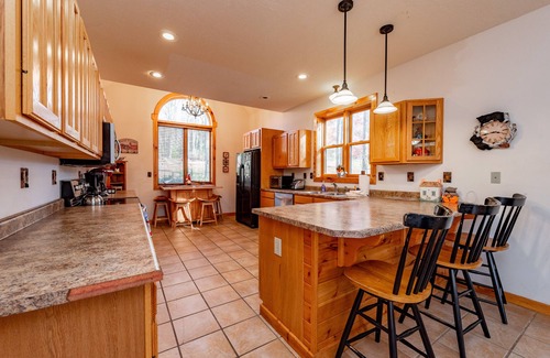 McHenry House | Heavenly Haven: Lake Area, Hot Tub, Fire Pit, Gas Grill!