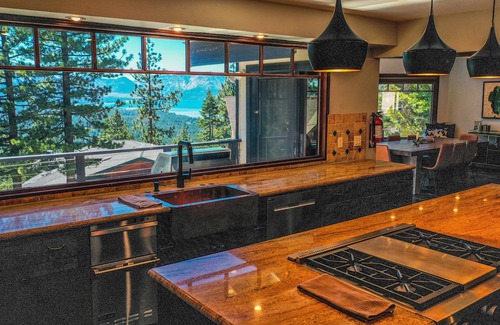 South Lake Tahoe Ski Chalet | Heavenly Manor -Ultimate Tahoe Getaway-