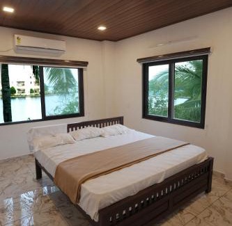 Kumbalam House | Heavenly Medows