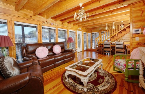 Sevierville Cabin | Heavenly Rose - 2BR/3BA - Sleeps 8