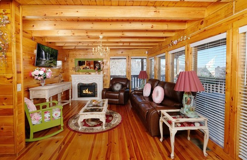 Sevierville Cabin | Heavenly Rose - 2BR/3BA - Sleeps 8