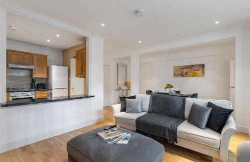 Brompton & Hans Town Apartment | Heavenly Stays, Refined 2-BD Hidden Gem Near Hyde Park