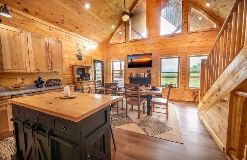 Gatlinburg - Pigeon Forge House | Heavenly Views Hideaway by Avada Properties