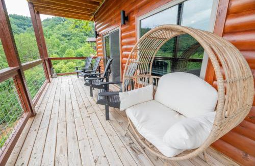 Gatlinburg - Pigeon Forge House | Heavenly Views Hideaway by Avada Properties