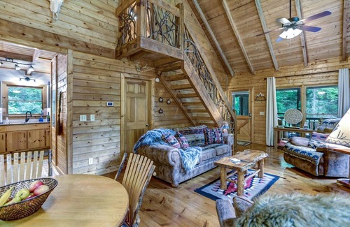 Blue Ridge Cabin | Heavenly Waters-Romantic Cabin at Rushing Waters Edge