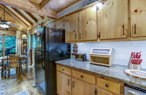 Blue Ridge Cabin | Heavenly Waters-Romantic Cabin at Rushing Waters Edge
