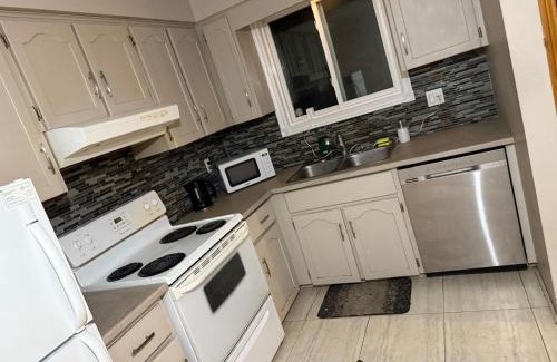 Rosemount House | HEAVY PRICE CUT-BOOK NOW!- Next to Airport, Downtown,Transit