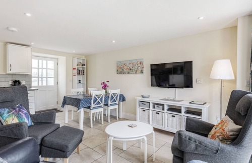 Maiden Newton House | HEBE, pet friendly, character holiday cottage in Maiden Newton