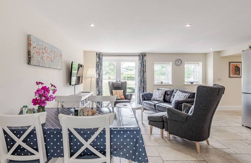 Maiden Newton House | HEBE, pet friendly, character holiday cottage in Maiden Newton