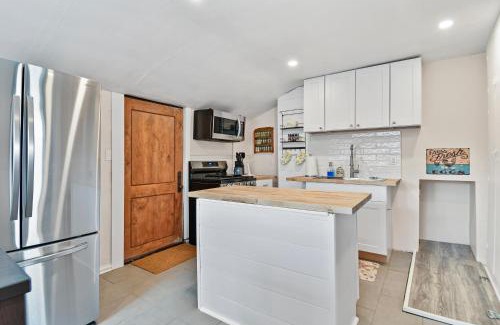 Heber House | Heber cutie pets ok hot tub sleeps 5 fire pit