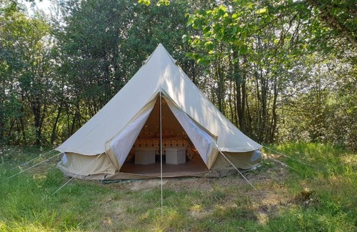 Marcillac-la-Croisille Other | Hebergement insolite - Tente Inuit