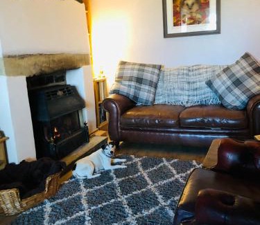 Haworth House | Hedgehog Cottage with garden in Bronte village!