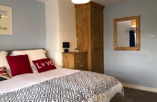 Haworth House | Hedgehog Cottage with garden in Bronte village!