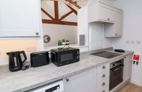 Bideford Cottage | HEDGEHOG HIDEAWAY, pet friendly, character holiday cottage in Parkham