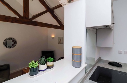 Bideford Cottage | HEDGEHOG HIDEAWAY, pet friendly, character holiday cottage in Parkham