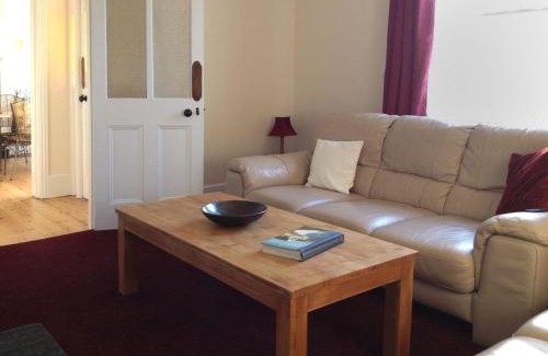 Broadwoodkelly House | Hedgelea