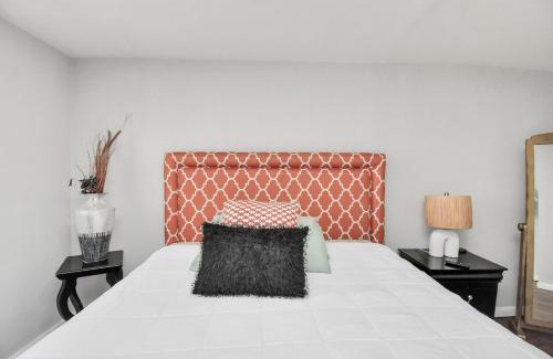 Greater Heights Apartment | Heights 1BR Near Downtown