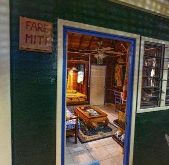 Ha'apiti House | Heimanarii's Lodge - Fare Miti