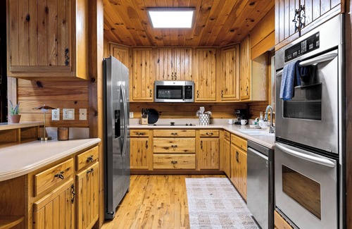 My Mountain Cabin | Heinrich's Hideaway Blue Ridge, GA