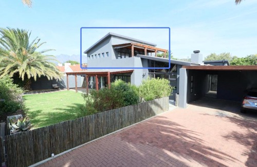 Somerset West Apartment | Helderberg Hideaway Loft