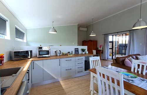 Somerset West Apartment | Helderberg Hideaway Loft