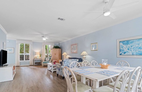 Fort Walton Beach - Destin House | Helgoland*Walk to the Beach*Private Yard*3BR/3BA*Pets Okay*Sleeps 10