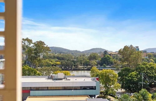 West End Apartment | HELIA - Beautiful West End Apt w parking and pool